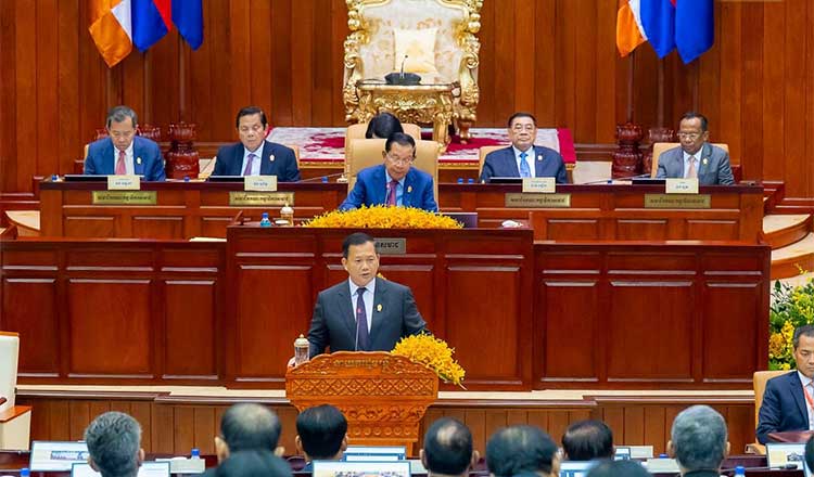 Cambodian PM details progress in formalising informal economy, outlines future initiatives